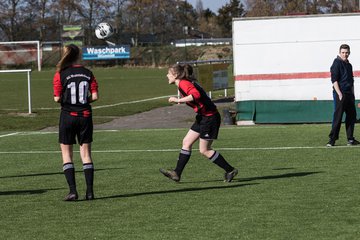 Bild 38 - B-Juniorinnen SG Weststeinburg/Bei - SV Fisia 03 : Ergebnis: 1:2